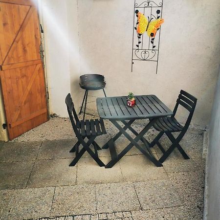 Studio très agréable totalement indépendant dans maison avec cour sans vis à vis Vila Vittel Exterior foto
