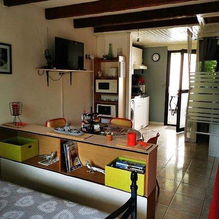 Studio très agréable totalement indépendant dans maison avec cour sans vis à vis Vila Vittel Exterior foto